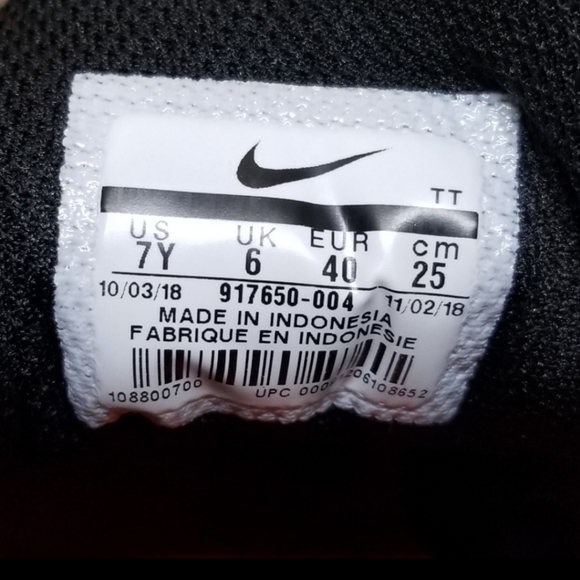 Nike Air Max Motion Training Shoe Low Red and Black Unisex Children's Size 7Y - Picture 13 of 13